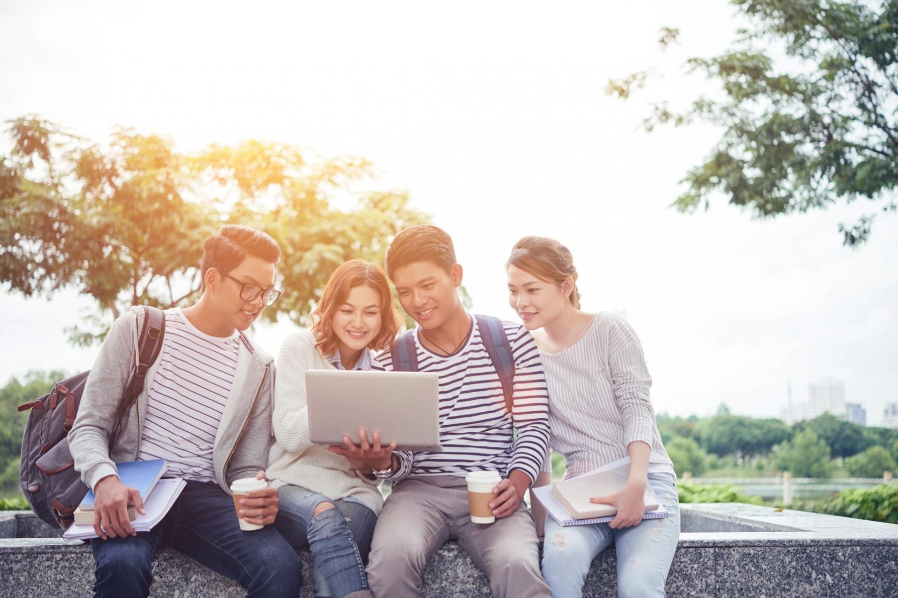 Strukturierte Kursunterlagen und Notizen